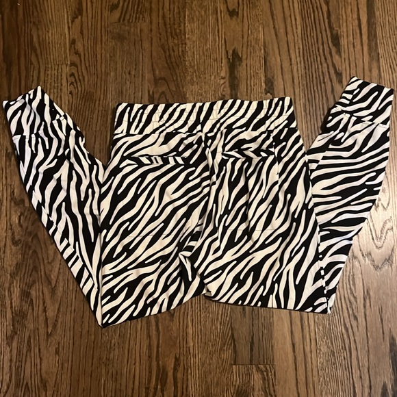 Cabi ATC Zebra Jogger style #5868 size small - Picture 6 of 6